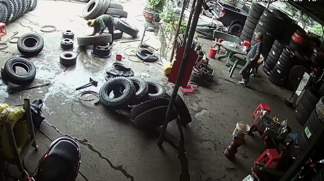 VÁ VỎ XE GIÁ RẺ TẠI DĨ AN